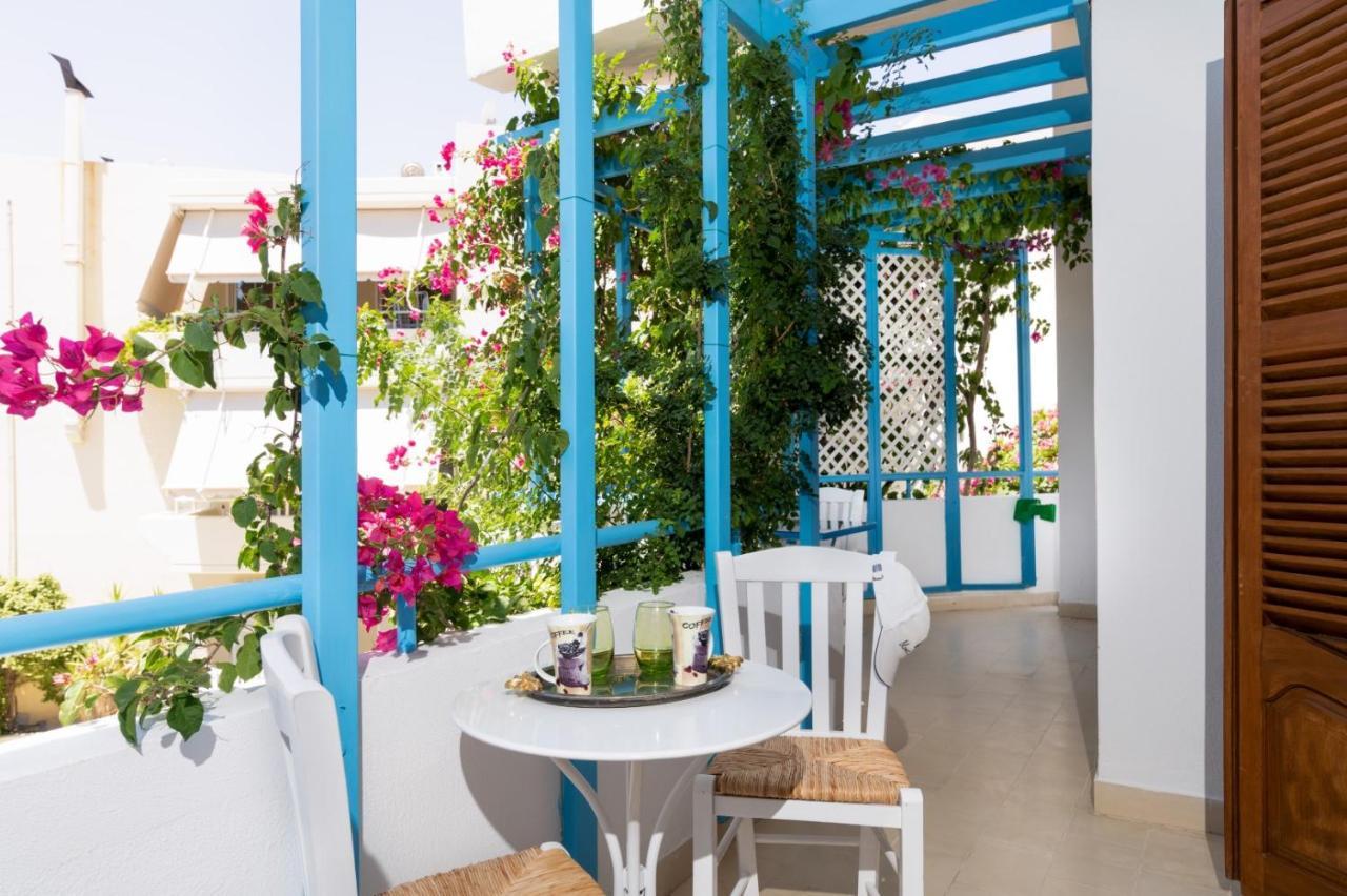 Apartment House Of Flowers